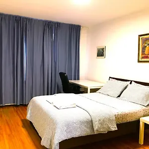 https://big-bright-private-rooms-4-mins-to-station-metro.hotels-in-montreal.org